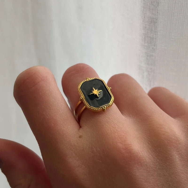 “Alexia” ring