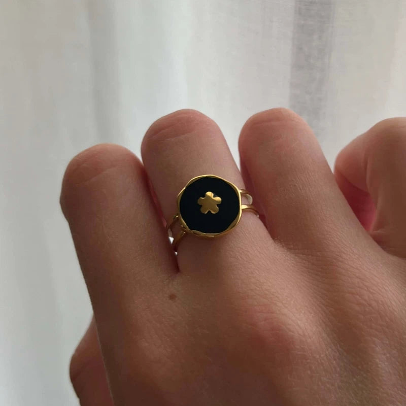 “Alexia” ring