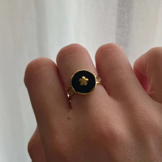 “Alexia” ring